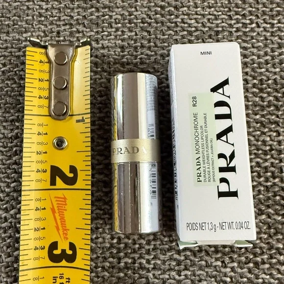 Prada Monochrome Soft Matter Lipstick R28 Fuoco Hyper Matte Miniature 1.3 g New - Picture 9 of 9